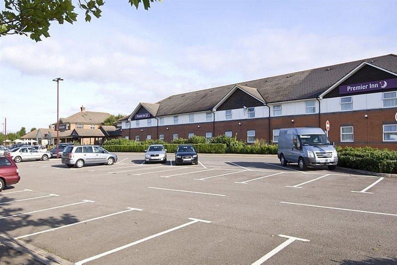 Premier Inn Bristol South Extérieur photo