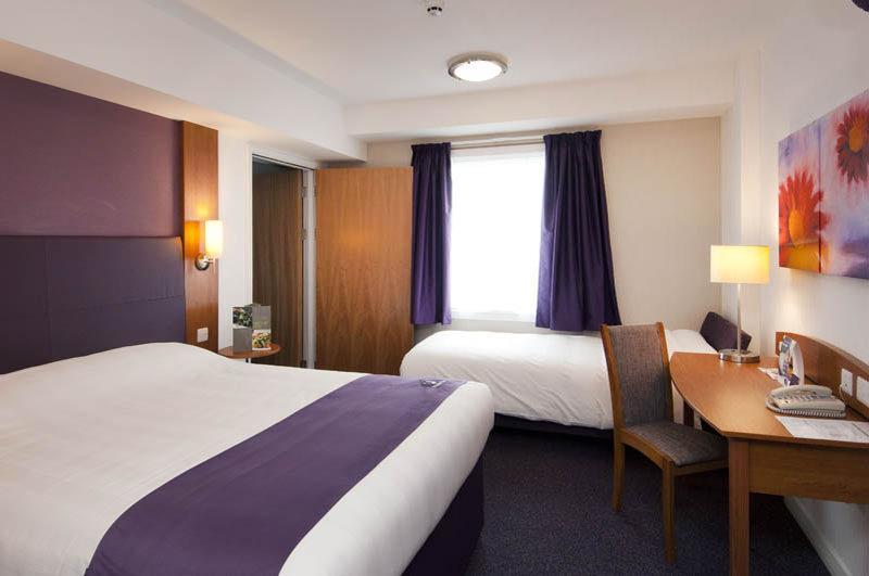 Premier Inn Bristol South Extérieur photo