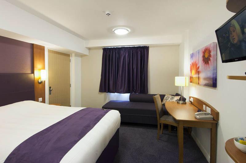 Premier Inn Bristol South Extérieur photo